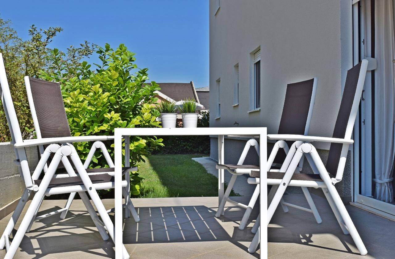 Apartments Roses Stobreč Exterior foto
